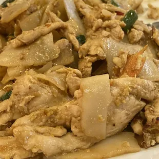 Drunken noodles with chicken