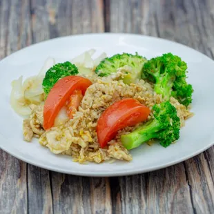 Fried Ries broccoli egg onion green onion tomato