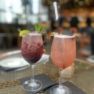 Both are so pretty! Which one do you think is the mocktail?