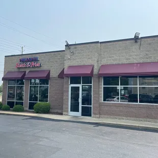 the outside of the restaurant