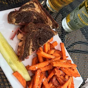 Rueben with sweet potato fries