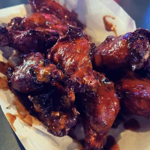 chicken wings and fried chicken, bbq chicken, fried chicken wings, chicken, bbq wings, chicken wings, fried chicken, poultry, food