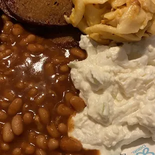 Sliced beef hot links with beans, Macaroni &amp; Cheese and Potato Salad