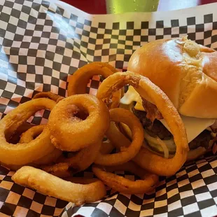 Phill-up burger and rings. Brought the rest of the royal family today.