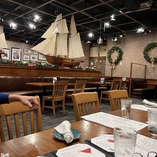a man sitting at a restaurant table