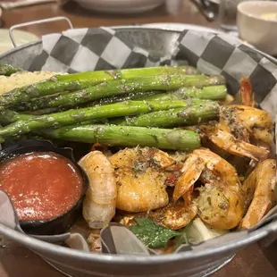 1lb. of Steamed Shrimp with Corn on the cob &amp; asparagus (substituted the red potatoes)