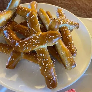 Pretzel crosses