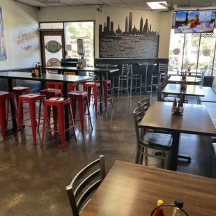 I was here at 10:50 - before any lunch crowd hit.