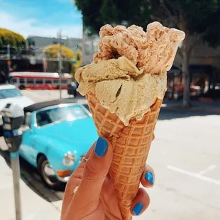 Summer in San Francisco's Fillmore Street, thank you @daisysfashiongarden.