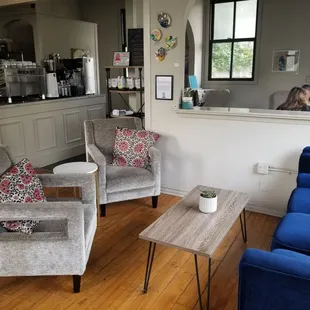 Front lounge space