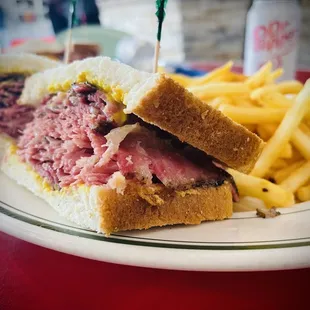 Phil's Deli & Grill