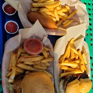 Kids Corn Dog Kids 2 Mini Burgers Highland Hills Chicken