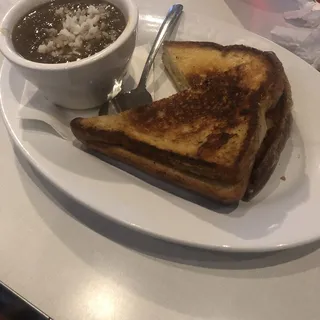 Crab & Brie Grilled Cheese