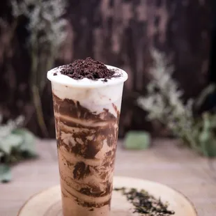 Y.O.L.O - Oreo Milk Tea topped with Cheese Crema and Oreo Crumbs