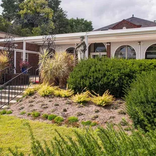 Phipps Garden Center is home to many of Phipps' adult education courses, a botanical library and The Shop in the Park.