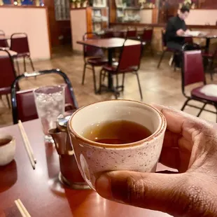 Hot tea ($2.00) -- Saturday, 25 Nov. 2023