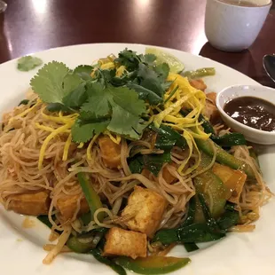 Mee khman tofu