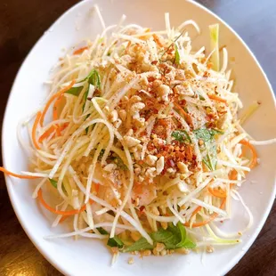 Papaya salad with shrimp