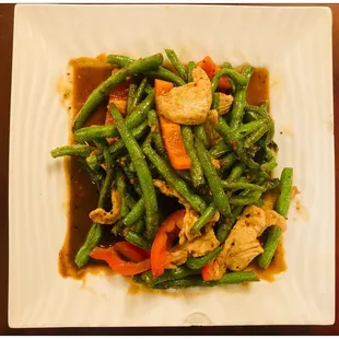 Moarn Chha Jee. #chickenbreast #spicysauce #stringbeans