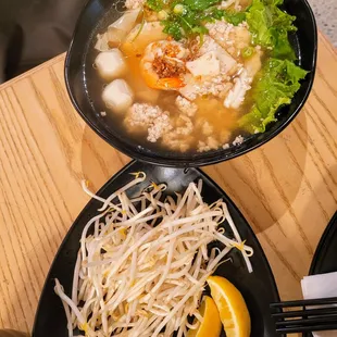 Phnom Penh Won Ton Noodle Soup w/ Sprouts