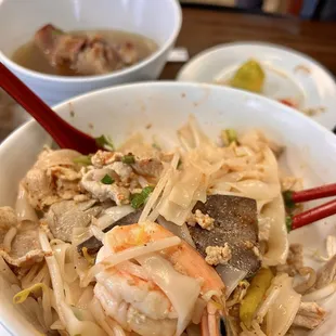 Phonm Penh noodle (#1 on the menu) dry w/ big noodles