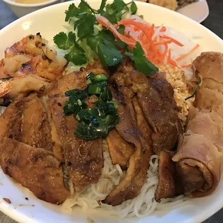 40. Grilled Shrimp Grilled Pork and Egg Rolls Bowl