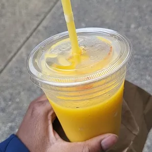 Mango smoothie
