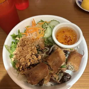 Grilled pork vermicelli with egg roll
