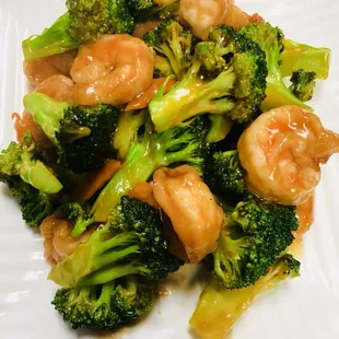 Shrimp with broccoli