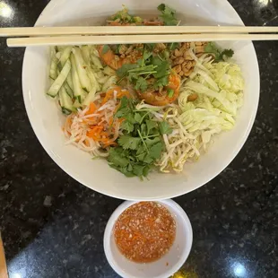 Bún thịt nướng