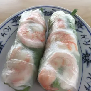 Super fresh shrimp spring rolls... With full sized shrimp. Eat with fish sauce and not peanut sauce please.