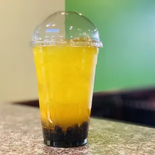 Mango flavor tea w/ tapioca pearl