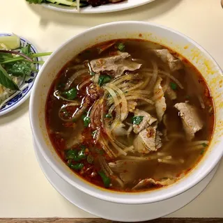 P13. Spicy Beef Noodle Soup