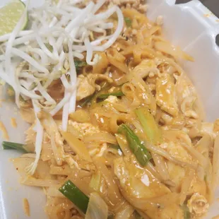 Chicken curry pad thai
