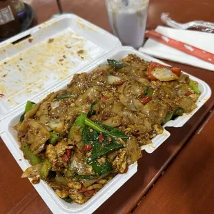 Pad See Ew (chicken) - "extreme" fire for spicy level