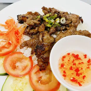 Grill beef w/ steam rice