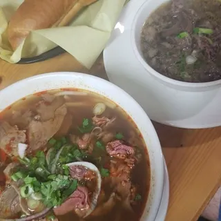 B1. Bun Bo Hue Thit Bo (Beef only)