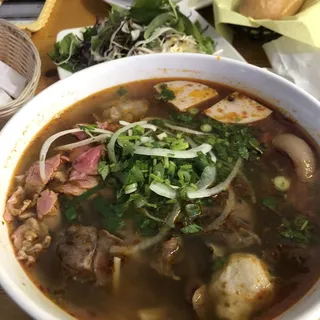 B3. Bun Bo Hue Dac Biet (Special)