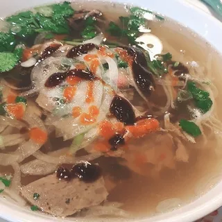 #5. Combo Beef Pho