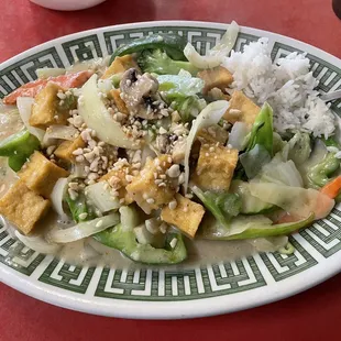 Tofu with coconut and vegetables