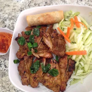 Bun Ga Nuong Cha Gio : Vermicelli with egg roll &amp; grilled chicken.