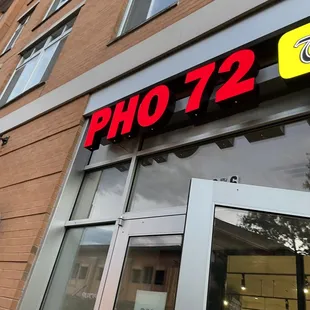 the front of a pho 72 store