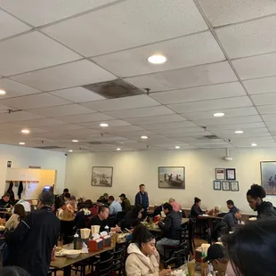 Very busy during late lunch