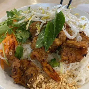 Vermicelli with shrimp (bean sprouts and basil added from the sides plate)