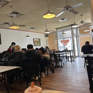 people during breakfast 9am