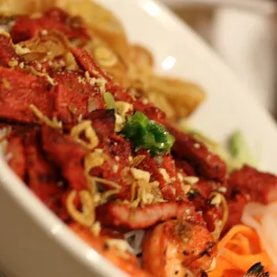 Bun vermicelli with barbecued pork and shrimp