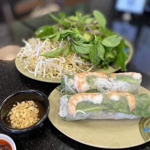 Spring roll with shrimp and pork