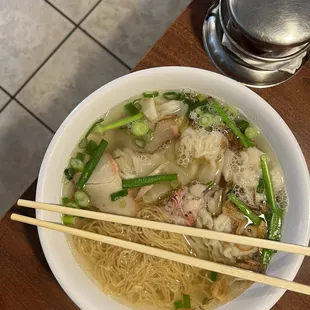 #34 / Wonton Soup with pork and noodles