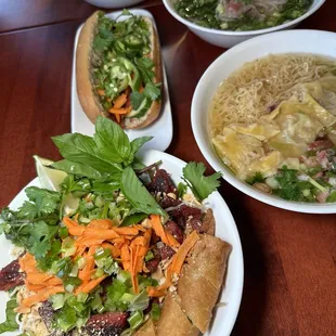 J2  Pork Banh Mi  37  Pork Noodle Salad 35  Mi Wonton @14  Pho Flank Brisket 44  Pork Rice Bowl