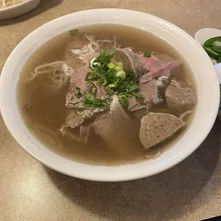 9. Pho Dac Biet